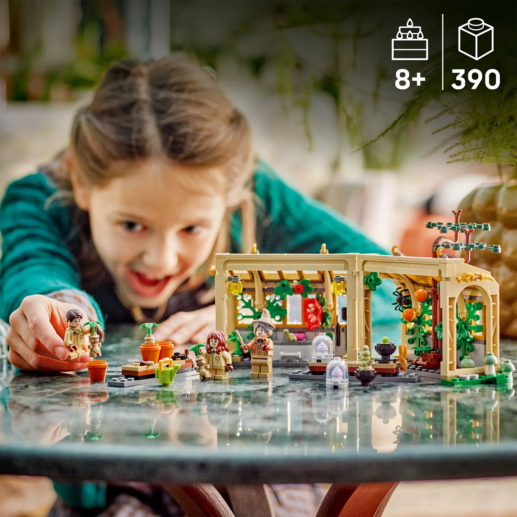 Hogwarts Castle - Herbology Class LEGO - Image 7