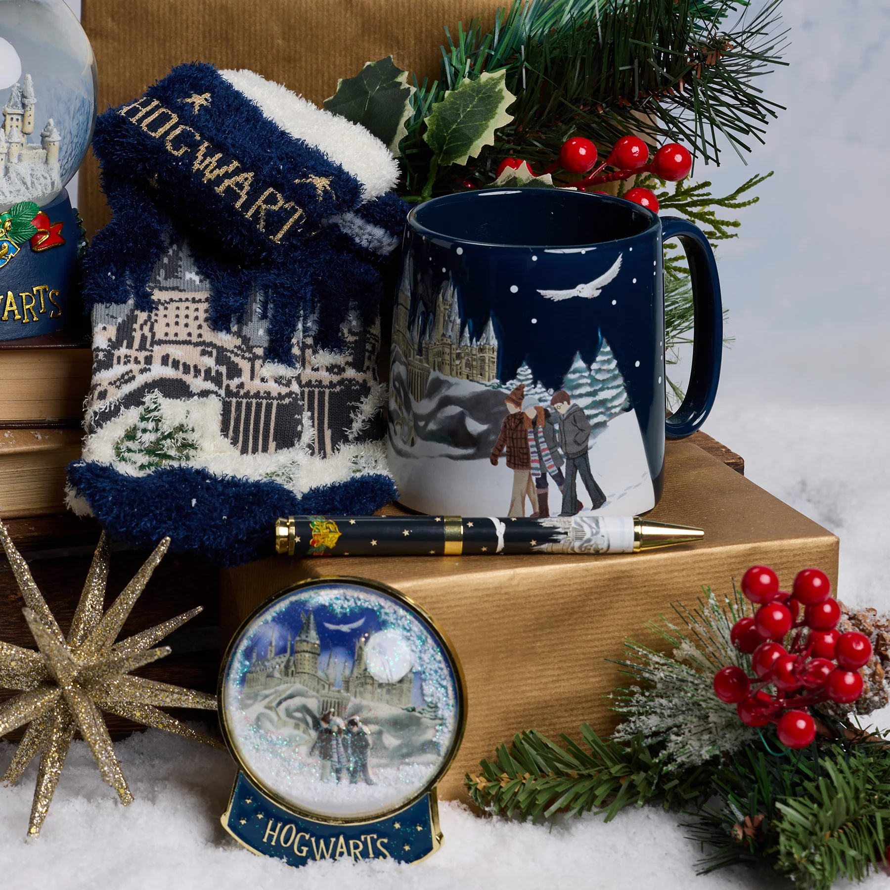 Hogwarts in the Snow Christmas Pen - Image 2