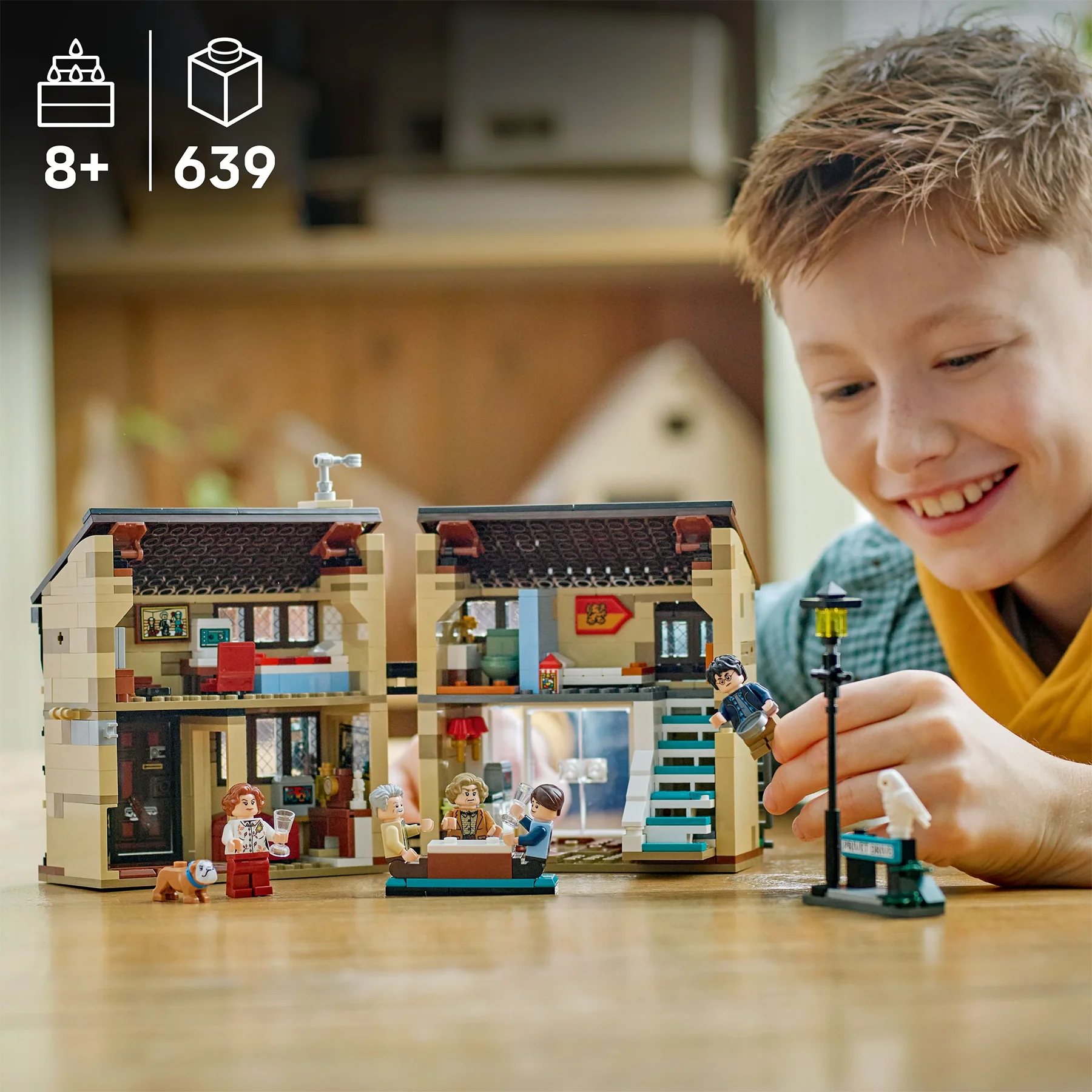 Privet Drive - Aunt Marge's Visit LEGO - Image 4